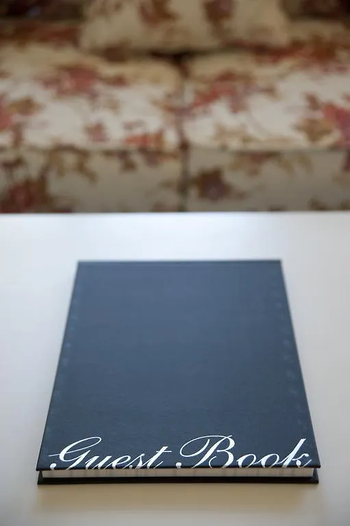 *** Bed & Breakfast Lowena Cafe And Accommodation Hobart Australia