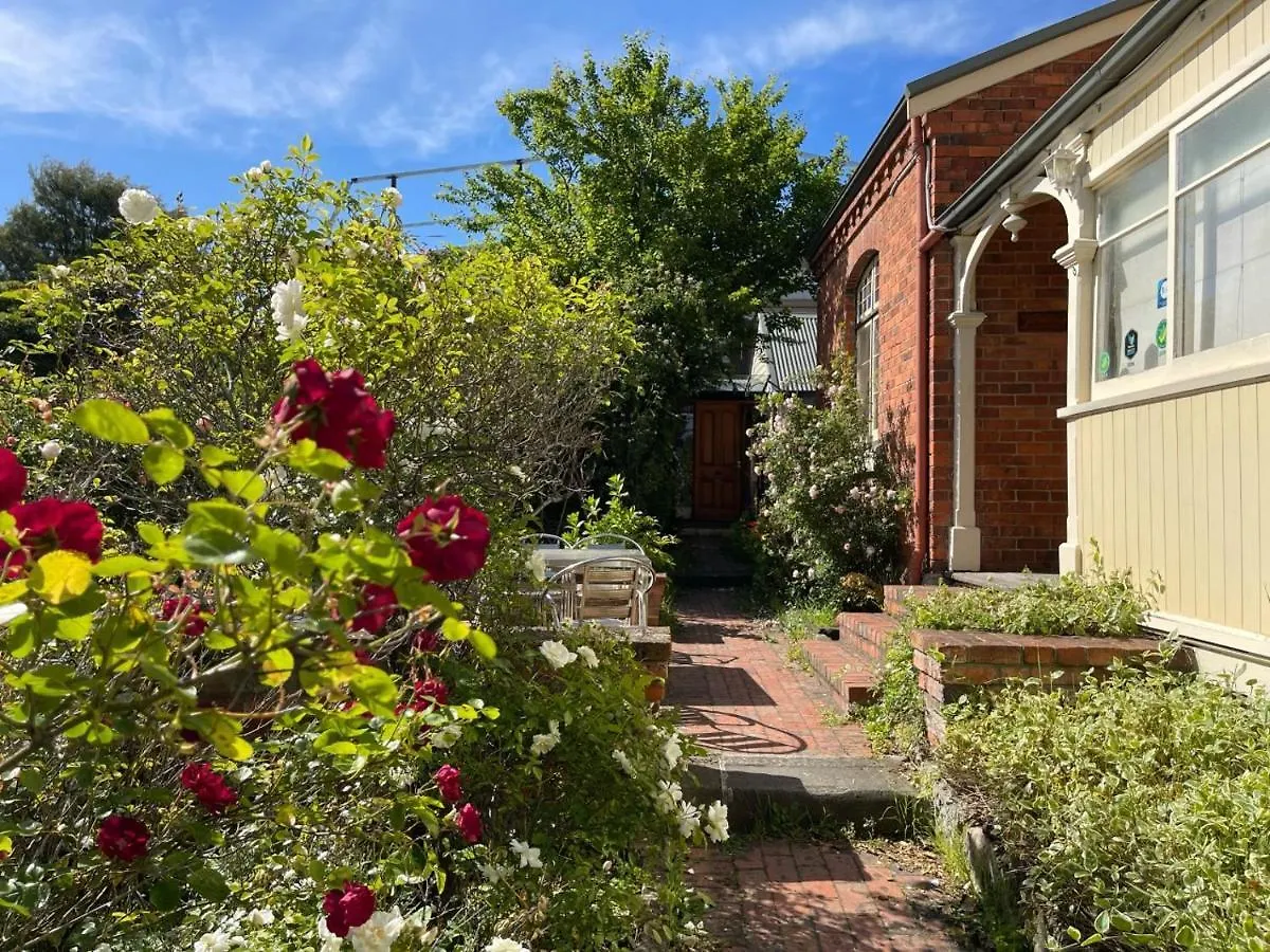 *** Bed & Breakfast Lowena Cafe And Accommodation Hobart Australien