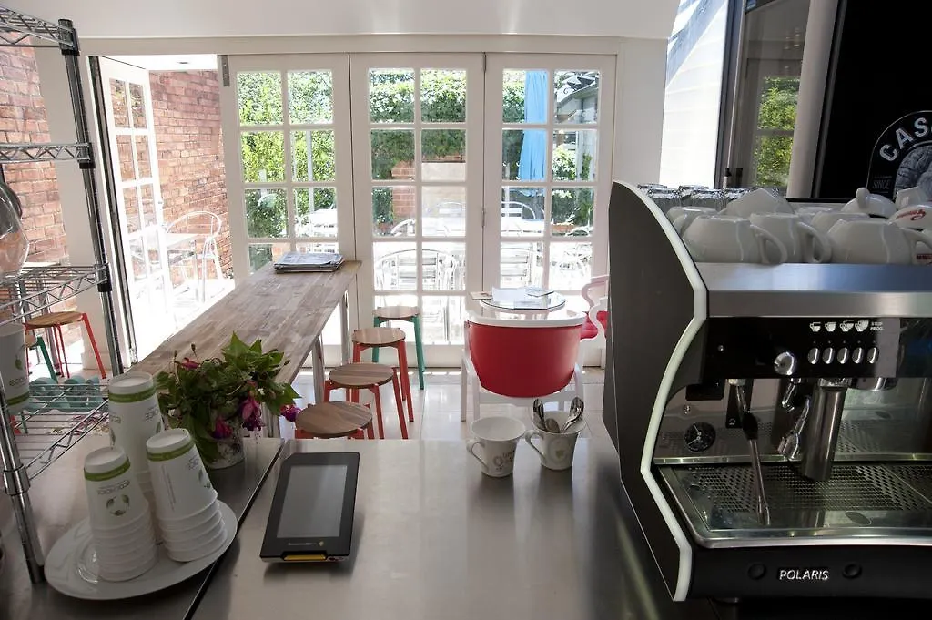 Lowena Cafe And Accommodation Hobart